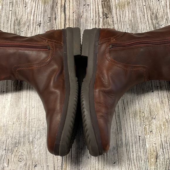 Ugg Australia wool and leather water proof knee high boots. Size 9 womens - Picture 5 of 10